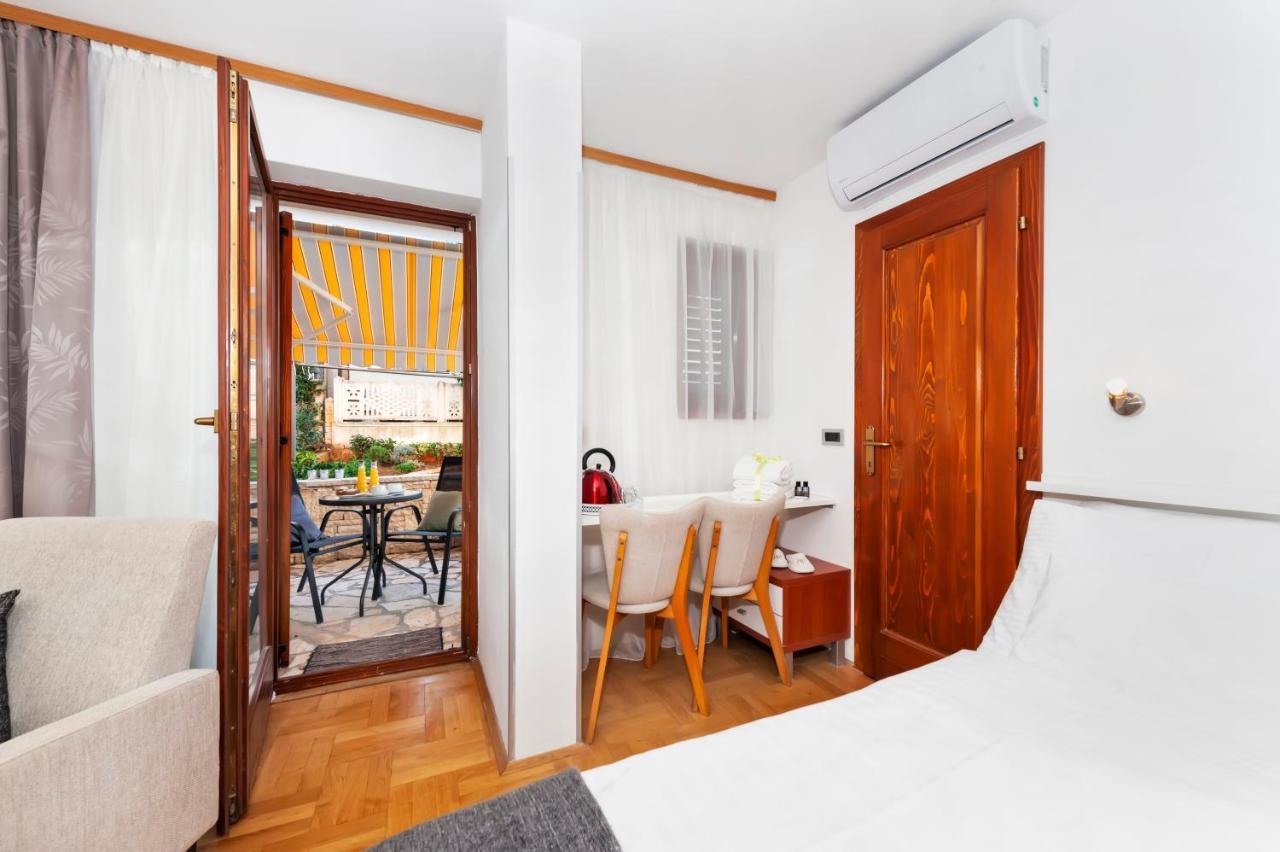 Villa Milli B&B โรวีน ภายนอก รูปภาพ