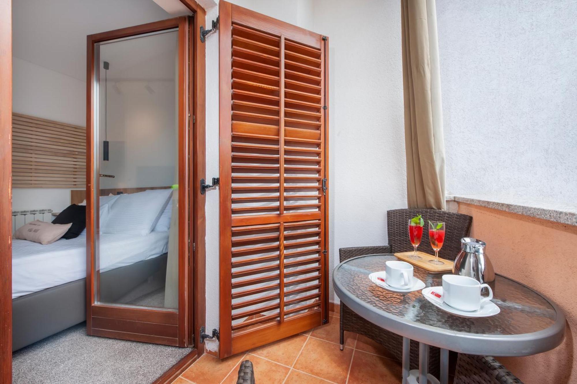 Villa Milli B&B โรวีน ภายนอก รูปภาพ